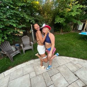 Meet your Posher, Elayna